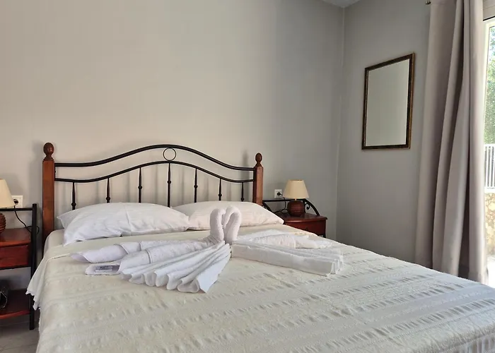 Casa Di Pietro 2 * Farsa